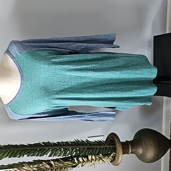 LuLaRoe Randy Heather Green Body with Heather Blue Sleeves Baseball Tee - Picture 3 of 14